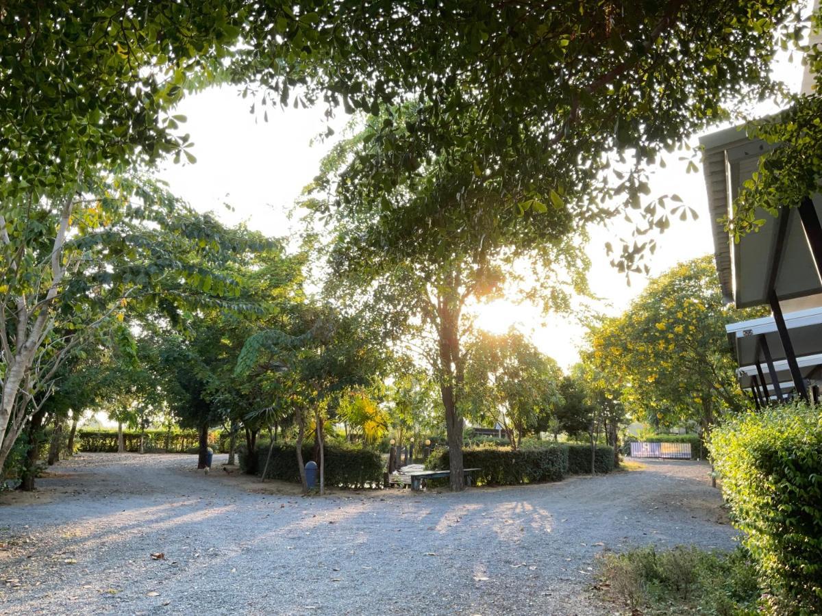 Baan Tonjaeng Resort Chainat Ngoại thất bức ảnh